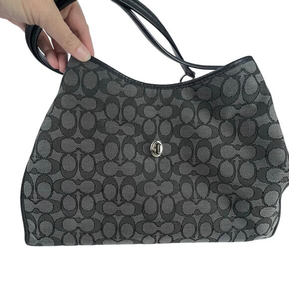 EUC Coach Outline SIGNATURE Carlyle Shoulder Bag BLACK SMOKE Silver Accents - Picture 8 of 12